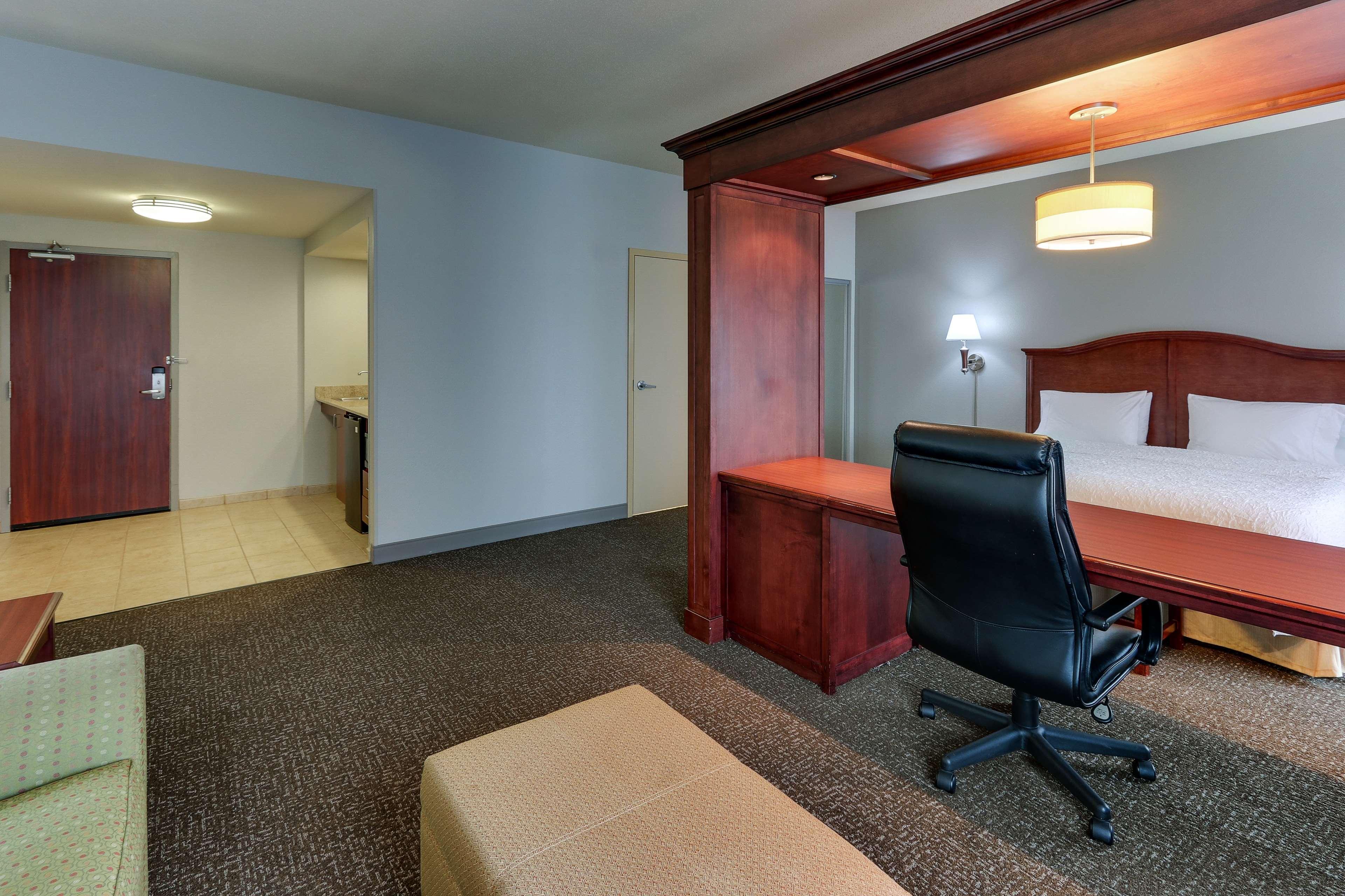 Hampton Inn & Suites Indianapolis-Airport Exterior foto