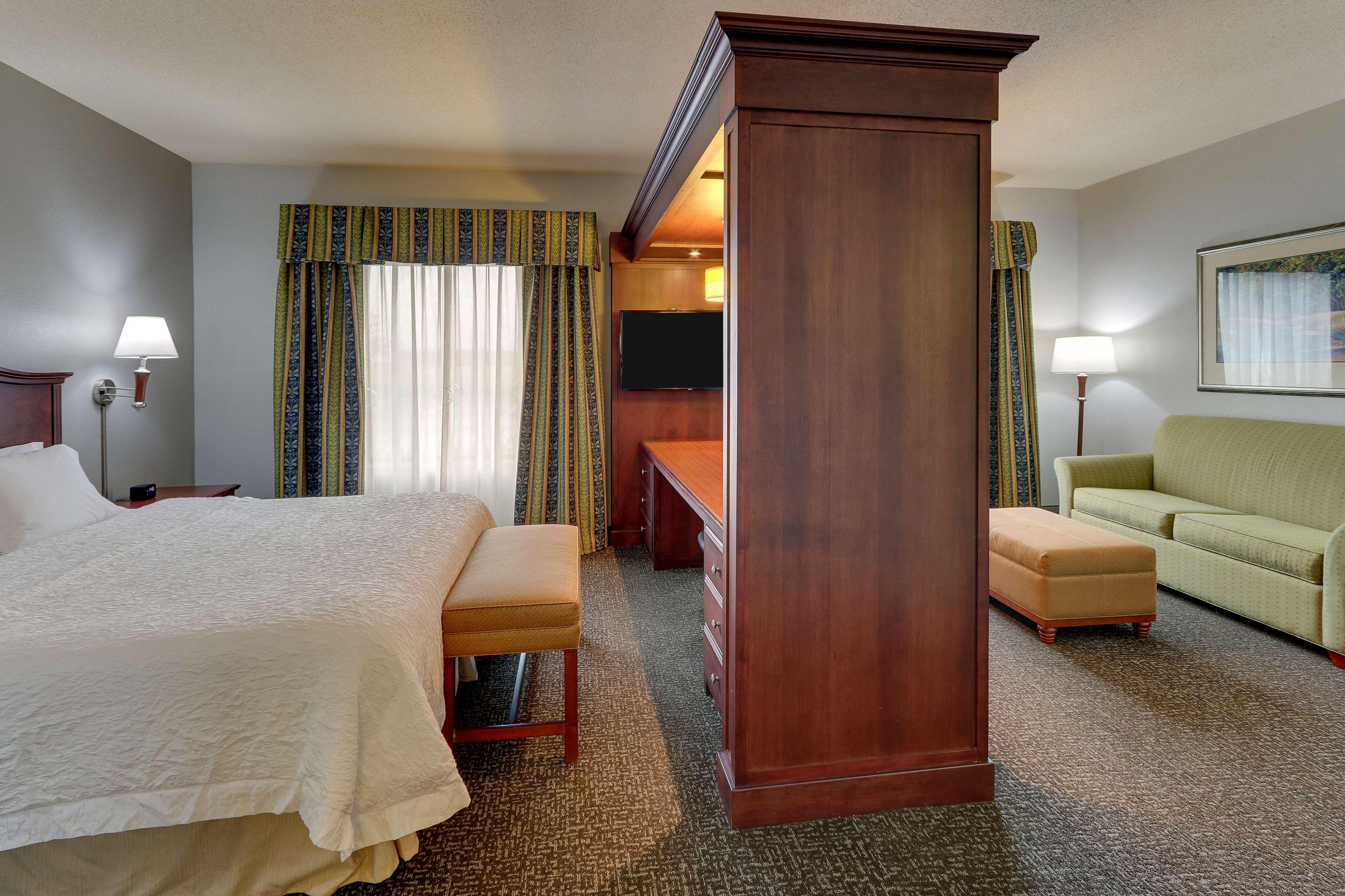 Hampton Inn & Suites Indianapolis-Airport Exterior foto