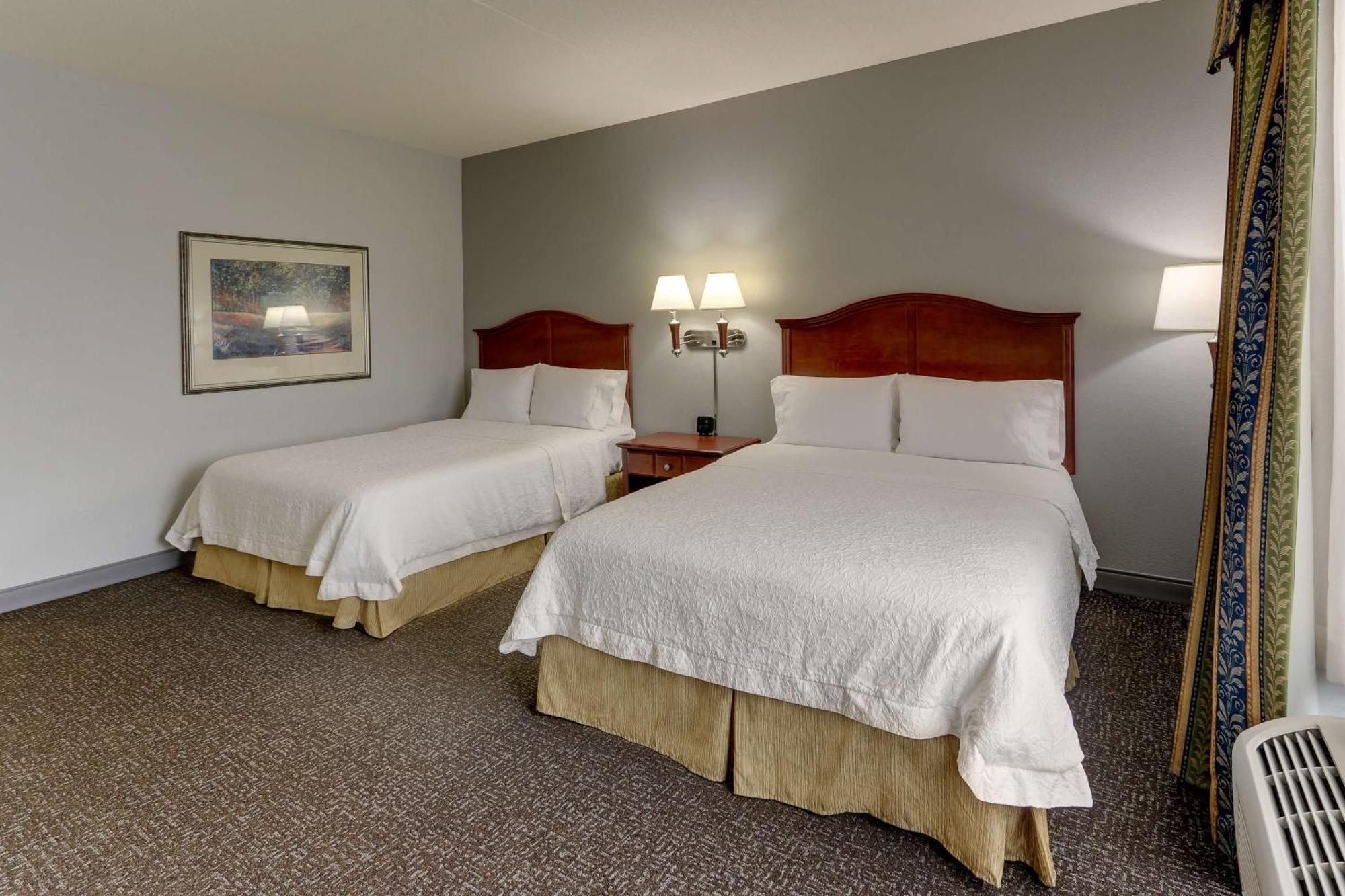 Hampton Inn & Suites Indianapolis-Airport Exterior foto