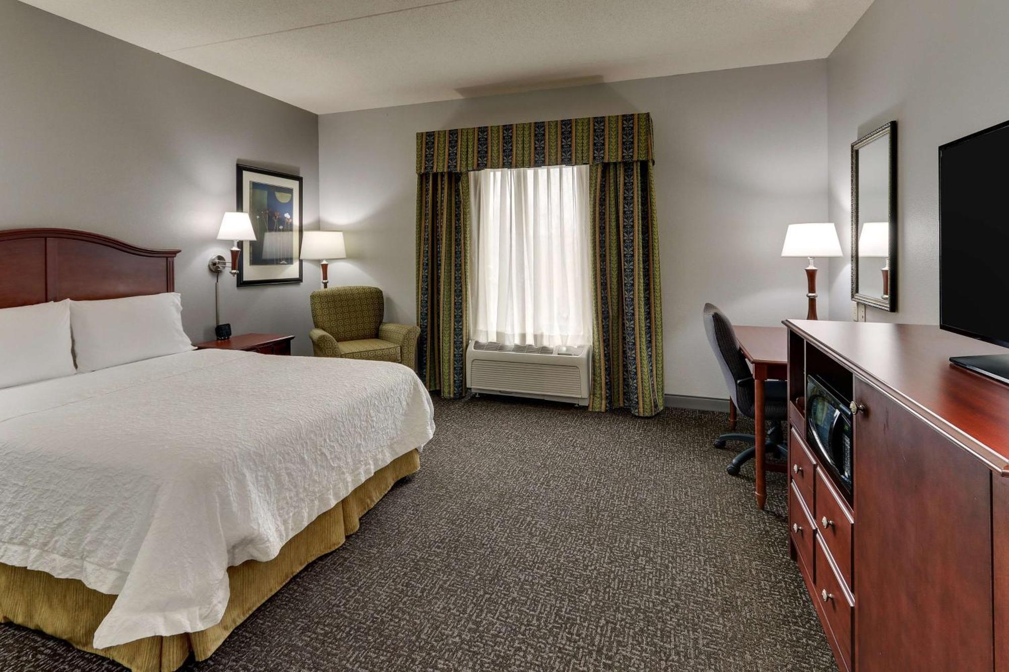 Hampton Inn & Suites Indianapolis-Airport Exterior foto